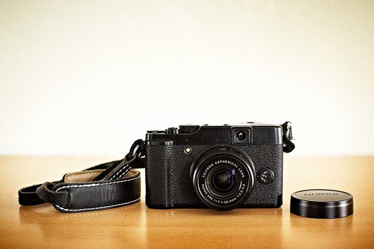 The Fuji X10 Digital Camera Review. A look at the Baby Brother of